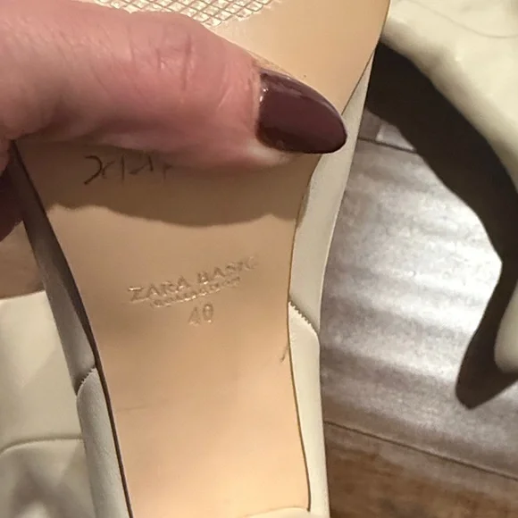 Zara Cream to the Knee Boots - Picture 5 of 9
